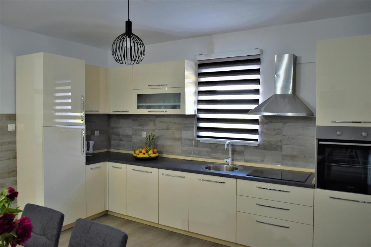 Guest House Tonka Otočac Εξωτερικό φωτογραφία