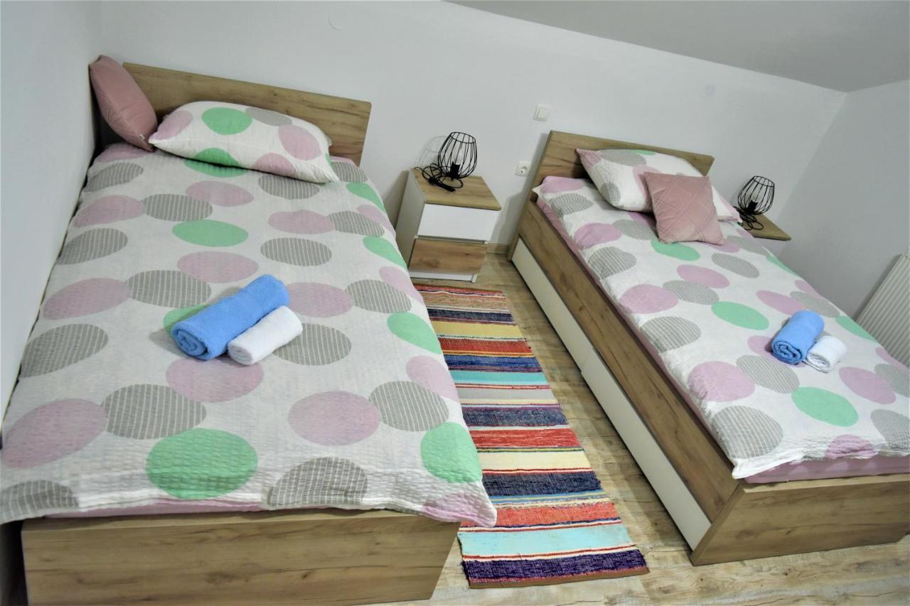 Guest House Tonka Otočac Εξωτερικό φωτογραφία