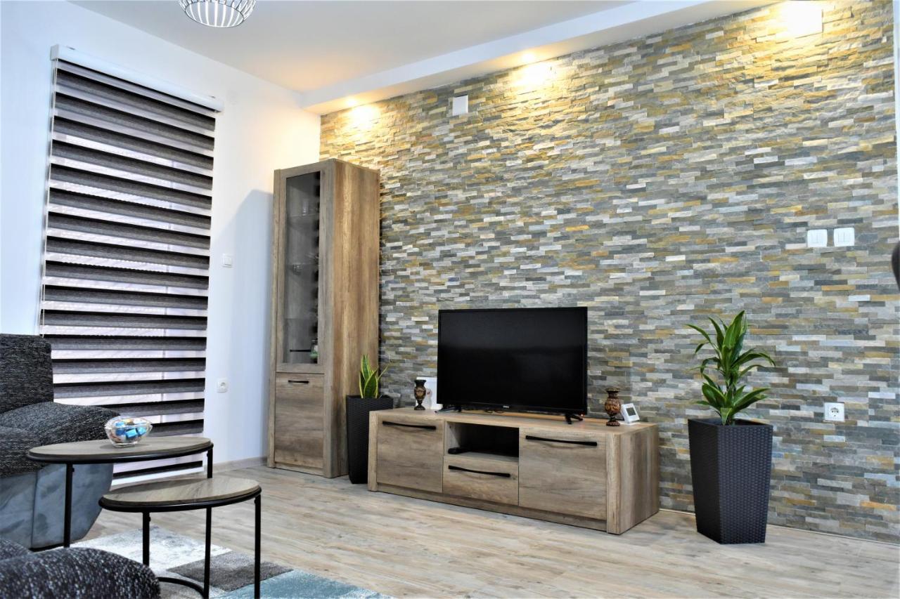 Guest House Tonka Otočac Εξωτερικό φωτογραφία